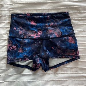 Lululemon spandex shorts